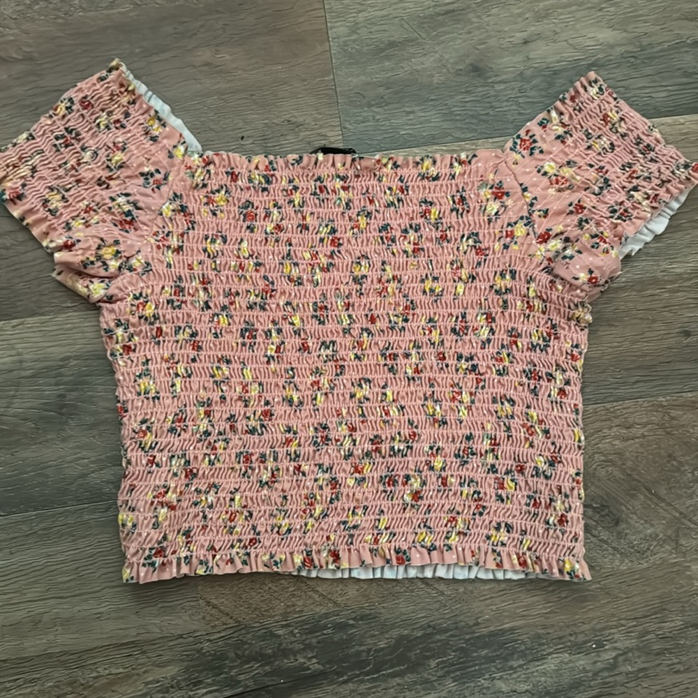 Medium Off Shoulder Crop - Picture 4 of 4